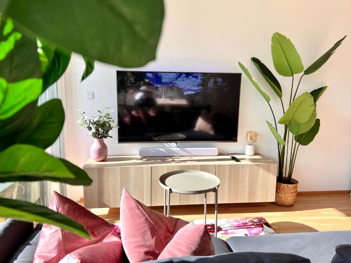 Appartement Flair Vorarlberg - Stilvolles Wohnen Nahe Bodensee & Alpen - Kueche, Balkon & Gratis Parkplatz