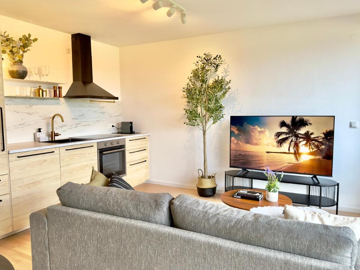 Appartement Flair Vorarlberg - Stilvolles Wohnen Nahe Bodensee & Alpen - Kueche, Balkon & Gratis Parkplatz *