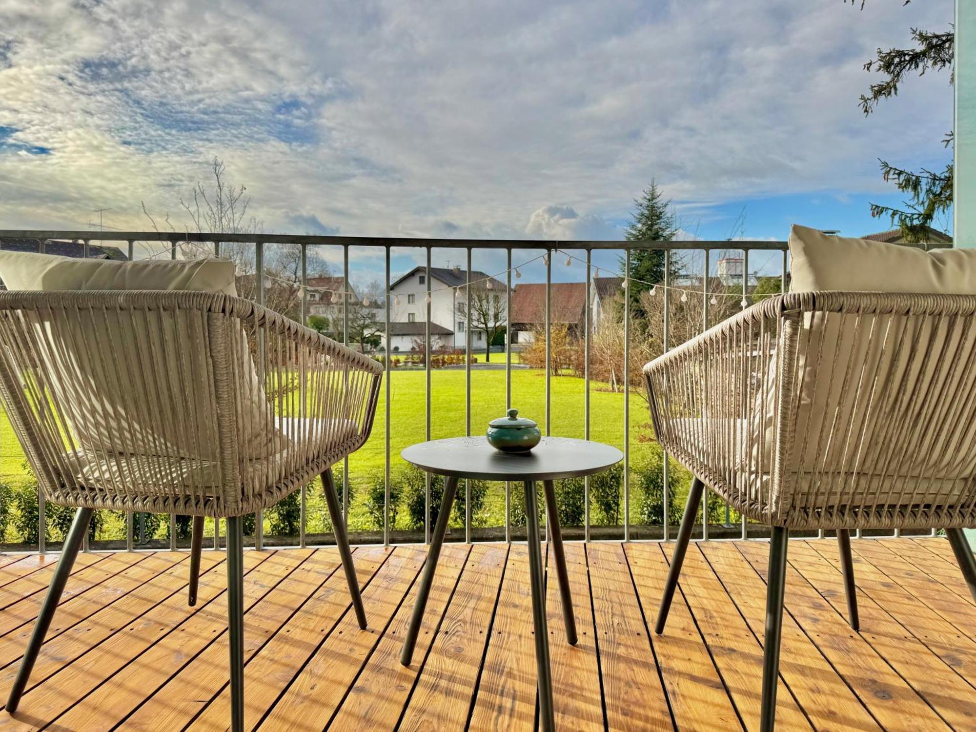 Flair Vorarlberg - Stilvolles Wohnen Nahe Bodensee & Alpen - Kueche, Balkon & Gratis Parkplatz *