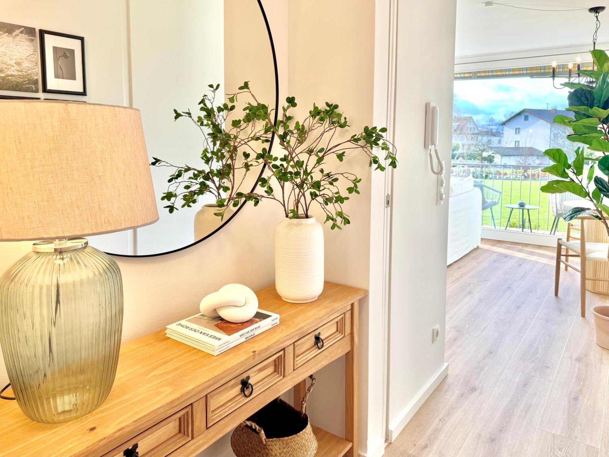 Appartement Flair Vorarlberg - Stilvolles Wohnen Nahe Bodensee & Alpen - Kueche, Balkon & Gratis Parkplatz