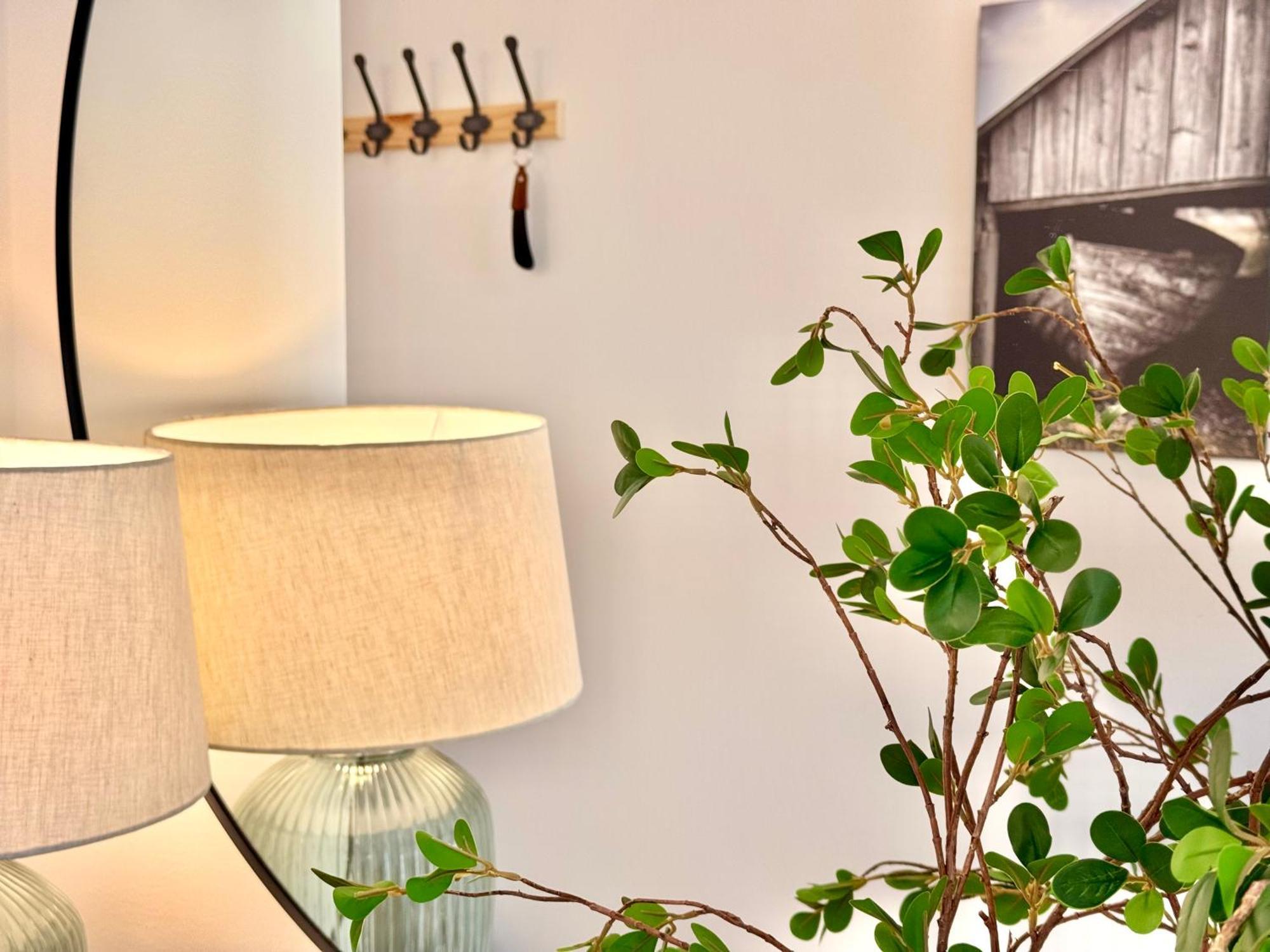 Flair Vorarlberg - Stilvolles Wohnen Nahe Bodensee & Alpen - Kueche, Balkon & Gratis Parkplatz *